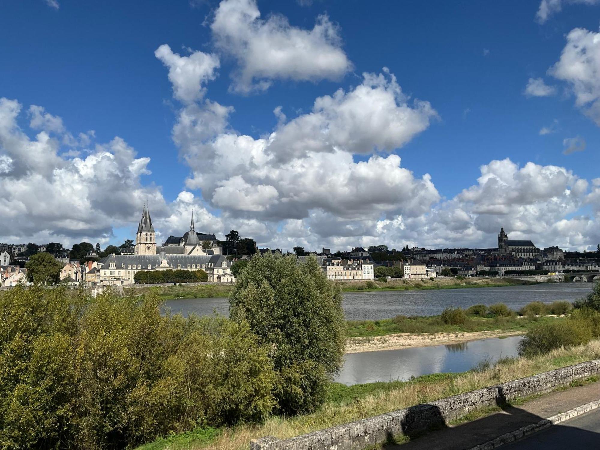 "Gite Les Futreaux" Vue Sur Loire & Linge Inclus 布鲁瓦 外观 照片